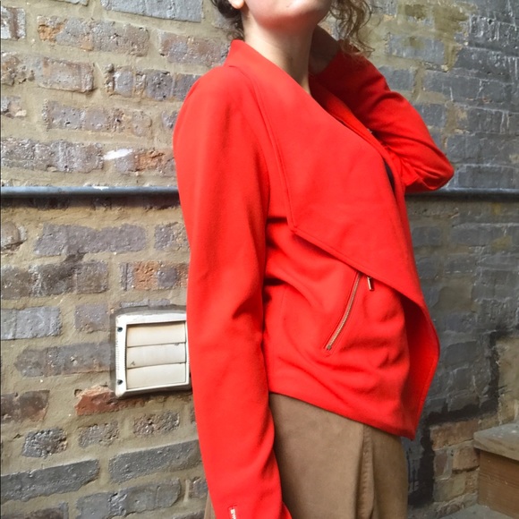 NWT Gianni Bini Boss Red Blazer with Gold Accents - Picture 3 of 12